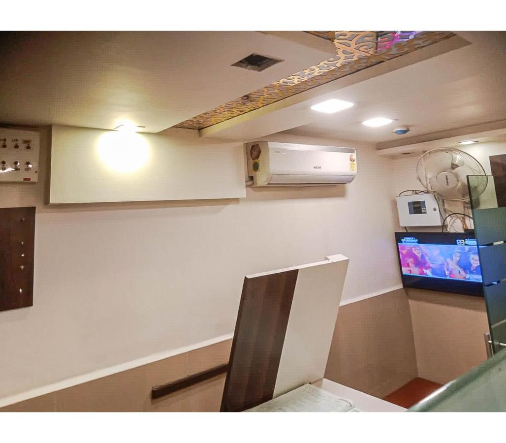 Gurukripa Nx Lodging By Wb Inn Thane Exterior photo